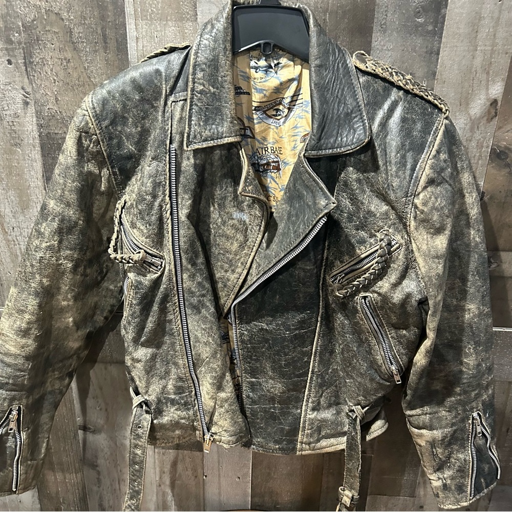 Women Leather Jacket - Picture 2 of 11